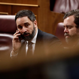 El líder de Vox, Santiago Abascal durante el pleno del Congreso de los diputados en Madrid este jueves. EFE/Mariscal
