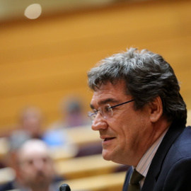 El ministro de Seguridad Social, Inclusión y Migraciones, José Luis Escrivá Belmonte, en el Pleno del Senado. E.P./Jesús Hellín