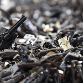 Imagen de archivo de armas agrupadas. AFP