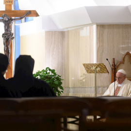 02/05/2020 - El papa Francisco durante una misa. / EFE