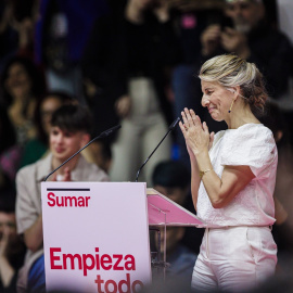 La vicepresidenta segunda y ministra de Trabajo y Economía Social, Yolanda Díaz, interviene en el acto 'Empieza todo' de la plataforma Sumar, en el polideportivo Antonio Magariños, a 2 de abril de 2023, en Madrid, (España). Foto: Carlos Luján / Europ