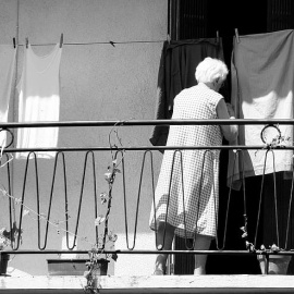 La mitad de las mujeres que siguen ocupándose como amas de casa tiene más de 60 años. Piqsels