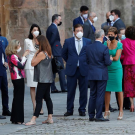La vicepresidenta económica, Nadia Calviño y los presidentes de Baleares, Francina Armengol, Extremadura, Guillermo Fernández Vara, País VAsco, Íñigo Urkullu, Navarra, María Chivite y Canarias,Ángel Vícor Torres, entre otros, conversan a su llega