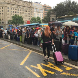 Una parada de taxi de Barcelona, sin ningún taxi ante la huelga de del sector contra la actividad de Uber y Cabify.
