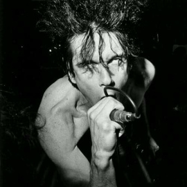 Lux Interior, fundador de The Cramps junto a Poison Ivy.