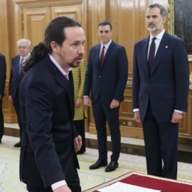 Pablo Iglesias, vicepresidente segundo del Gobierno y ministro de Derechos Sociales y Agenda 2030, promete su cargo ante el rey  CASA DE S.M. EL REY