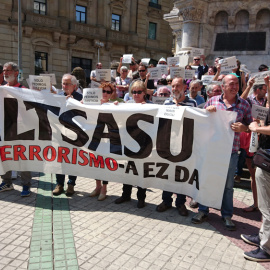 Imagen de la concentración en Pamplona de los familiares de los jóvenes de Altsasu.