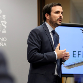 El ministro de Consumo, Alberto Garzón, ofrece los detalles del Fichero "Eficaz", una herramienta que impedirá a los jugadores que lo soliciten voluntariamente acceder a los denominados "créditos rápidos" . EFE