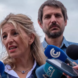La líder y el portavoz de Sumar, Yolanda Díaz y Ernest Urtasun, este miércoles en el Parque Nacional de Doñana. — Julián Pérez / EFE