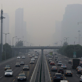 Imagen de archivo de la contaminación en China. EFE/Wu Hong

