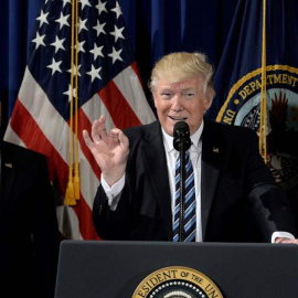 Donald Trump junto al vicepresidente Pence en un acto oficial. | EFE