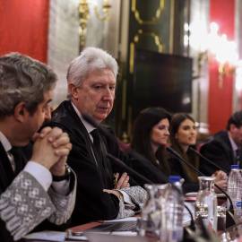 Los fiscales, Javier Zaragoza y Fidel Cadena, durante el Juicio del "procés" que se celebró en la Sala de Plenos del Tribunal Supremo, en el que estaban acusados doce líderes independentistas. -POOL/ Europa Press