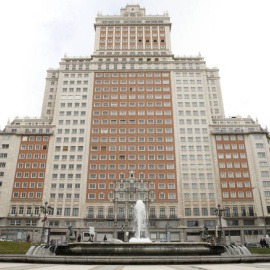 La Plaza de España, con el Edificio España, en Madrid.