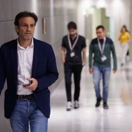  Jaume Asens, a su llegada a una rueda de prensa en el Congreso de los Diputados, a 18 de abril de 2023, en Madrid.- EP