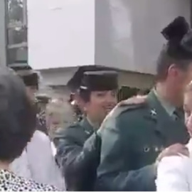 La Guardia Civil durante una Conga, junto a monjas y curas, en  una peregrinación a Lourdes pagada con dinero público.