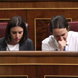 Pablo Iglesias junto a Irene Montero en el Congreso de los Diputados. | EP