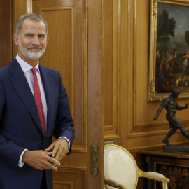 El rey Felipe VI, en el Palacio de la Zarzuela durante la ronda de consultas con los representantes políticos antes de proponer un candidato a la investidura. EFE/Sebastian Mariscal Martinez/POOL