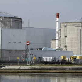 Imagen de la central nuclear de Fessenheim, la más antigua de Francia / EFE -Archivo.