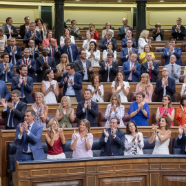 El presidente del Gobierno de España en funciones, Pedro Sánchez, aplaude tras la Sesión Constitutiva de la XV Legislatura en el Congreso de los Diputados, a 17 de agosto de 2023, en Madrid (España). Alberto Ortega / Europa Press
