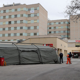 Vista de las inmediaciones del Hospital de campaña del Gregorio Marañón en Madrid. EFE/ Juanjo Martín/Archivo