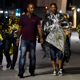 Algunos de los testigos del ataque fueron atendidos por la policía y los servicios de emergencia. REUTERS/Hannah McKay