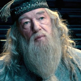 Dumbledore, personaje interpretado por Michael Gambon en Harry Potter