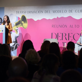  La ministra de Derechos Sociales y Agenda 2030 en funciones, Ione Belarra, interviene en la Reunión de Alto Nivel sobre la Transición de Sistemas de Cuidados hacia Modelos Centrados en las Personas y en la Comunidad, en el Colegio Oficial de Arquitecto