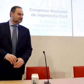 El ministro de Transportes, Movilidad y Agenda Urbana, José Luis Ábalos, inaugura el VIII Congreso Nacional de Ingeniería Civil. (BALLESTEROS | EFE)