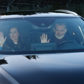 Los reyes Felipe y Letizia llegan a casa de Jesús Ortiz el pasado 6 de enero. EUROPA PRESS/Antonio Gutiérrez