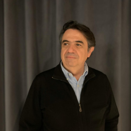 L'escriptor Martí Dominguez fotografiat durant la realització de l'entrevista.