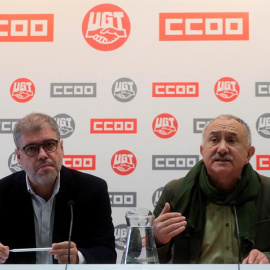 Los secretarios generales de CCOO y UGT, Unai Sordo y Pepe Álvarez (d). EFE/Fernando Alvarado/Archivo