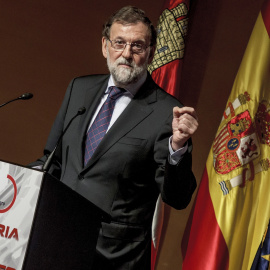 El presidente del Gobierno, Mariano Rajoy, durante su intervención en la clausura de la jornada organizada por UGT "La industria en Castilla y León. Implicación a nivel nacional. Reflexiones", hoy en Burgos. EFE/Santi Otero