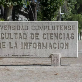 Cartel de la Facultad de Ciencias de la Información de la Universidad Complutense de Madrid.- Alberto Ortega / Europa Press