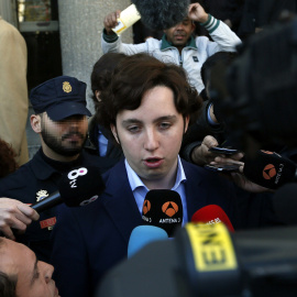 Francisco Nicolás Gómez Iglesias, conocido como el pequeño Nicolás,  tras prestar declaración en los juzgados de la Plaza de Castilla, en Madrod. EFE