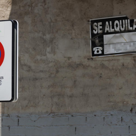 Un cartel de 'Se Alquila', en Madrid. EUROPA PRESS/Eduardo Parra