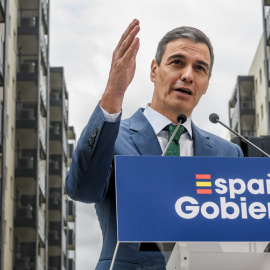 El presidente del Gobierno, Pedro Sánchez, ha anunciado que el Consejo de Ministros estudiará mañana un informe para modificar la ley de las Golden Visa.-EFE/ Raúl Caro.