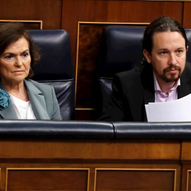 19/02/2020.- Los vicepresidentes del Gobierno, Carmen Calvo (i) y Pablo Iglesias (d) durante la sesión de control celebrada este miércoles en el Congreso de los diputados en Madrid. EFE/Ballesteros