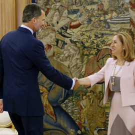 El rey Felipe VI recibe en audiencia a la presidenta del Congreso de los Diputados, Ana Pastor, quien acude al Palacio de la Zarzuela para comunicar al monarca el resultado de investidura fallida  de Mariano Rajoy. EFE/Sergio Barrenechea