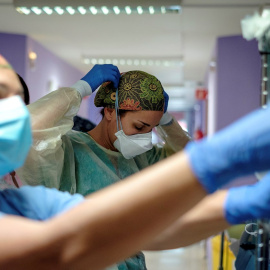 Sanitarios trabajando en Gran Canaria. EFE/Ángel Medina G.