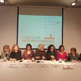 Roda de premsa de la Crida per Pacte per a l'Habitatge al Col·legi de Periodistes. Maria Rubio