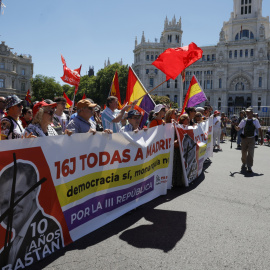 Marcha Republicana 16J convocada con motivo del décimo aniversario del reinado de Felipe VI bajo el lema "Diez años bastan" y para reivindicar "la abolición de la Corona" este domingo en Madrid. EFE/ Zipi
