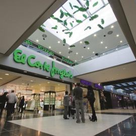 Un establecimiento de El Corte Inglés, en un centro comercial.