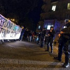 Unas 200 personas convocadas por los CDR cortan la avenida Meridiana de Barcelona