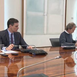 Pedro Sánchez preside la reunión del Comité Científico del COVID-19
