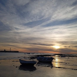  Barcas en la orilla de Cádiz.