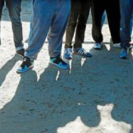 Hallan un artefacto explosivo simulado en la puerta de un centro de menores migrantes de Murcia