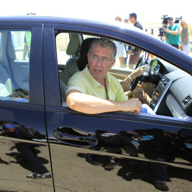 El exconsejero madrileño Francisco Granados, encarcelado desde hace 33 meses por blanqueo de capitales y fraude, ha abandonado a las 15.36 la cárcel de Estremera, en Madrid. EFE/Víctor Lerena