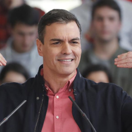 23/02/2020.- El secretario general del PSOE y presidente del Gobierno, Pedro Sánchez, durante su intervención en el acto que celebró el partido esta mañana en Santiago de Compostela, de cara a las próximas elecciones gallegas. EFE/Lavandeira jr
