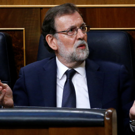 El presidente del Gobierno, Mariano Rajoy, en su escaño, durante la primera jornada de la moción de censura. REUTERS/Juan Medina