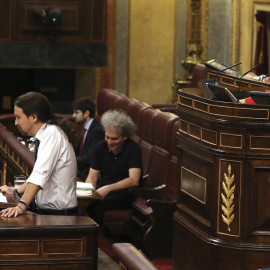 El líder de Podemos, Pablo Iglesias, durante su intervención en el Congreso de los Diputados, en la segunda jornada del debate de la moción de censura contra el Gobierno de Mariano Rajoy. EFE/Ballesteros